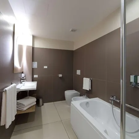 Hampton By Hilton Rome North Fiano 4*